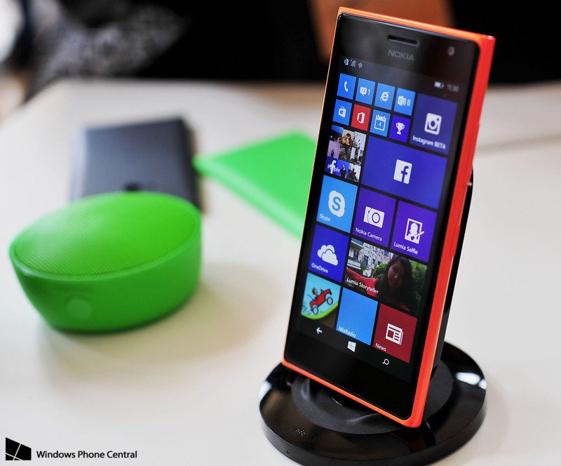 Lumia 730 stand