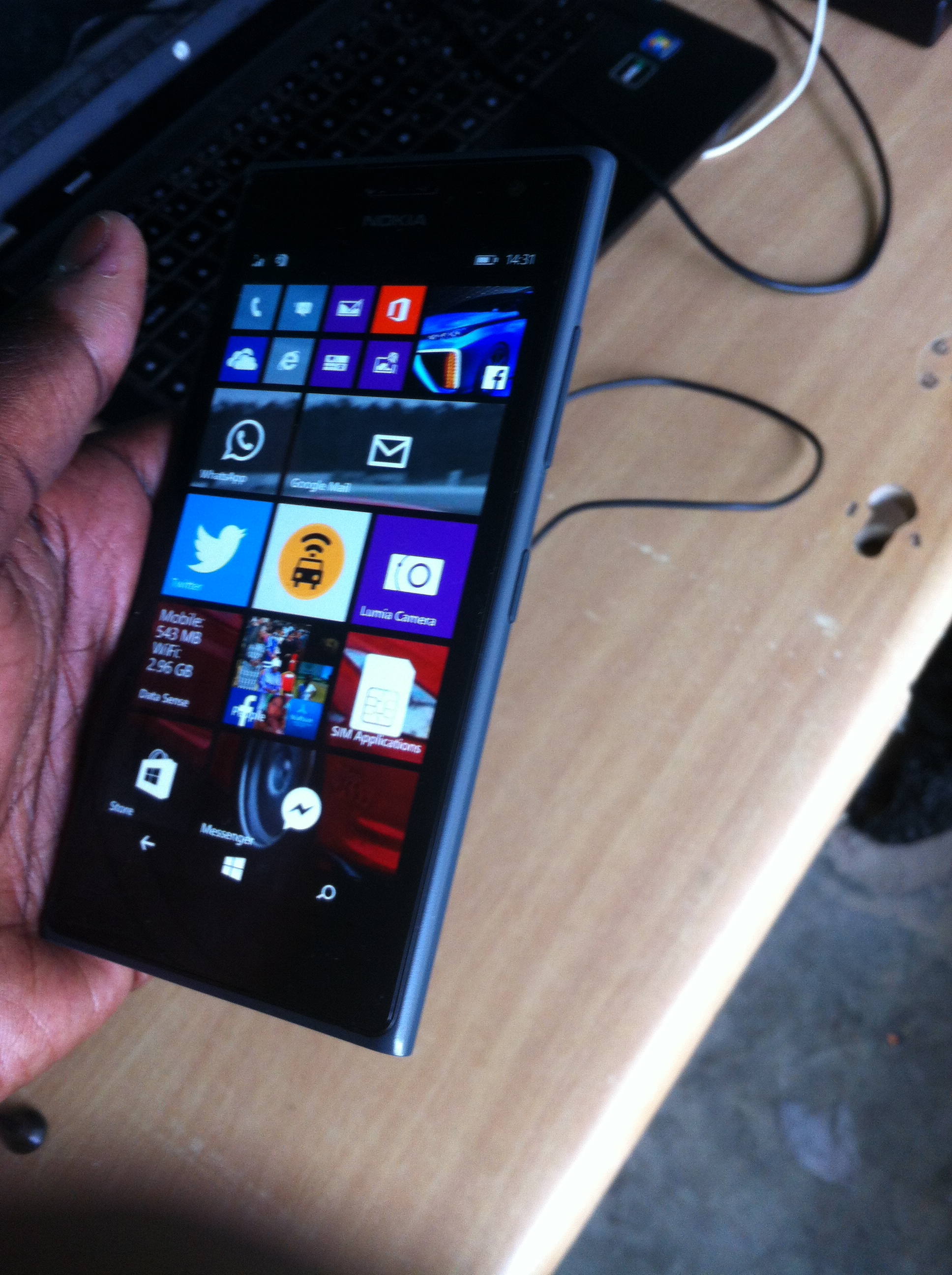 Lumia 730 SIde panel