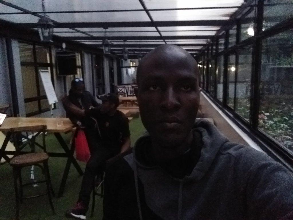 Infinix Hot 6 Pro night selfie