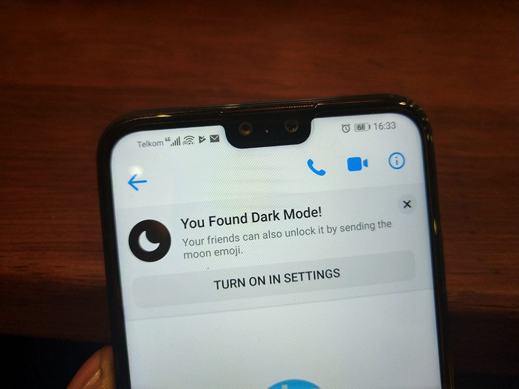 Facebook Messenger Dark Mode