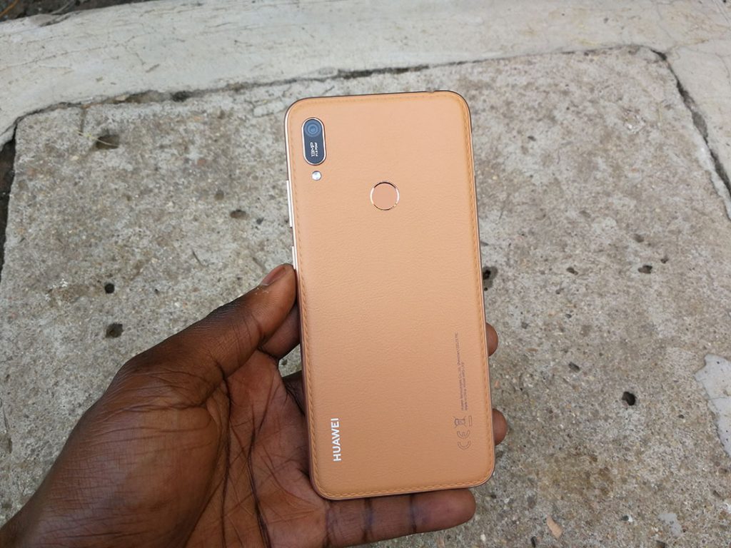 Huawei Y6 rime 2019 cover