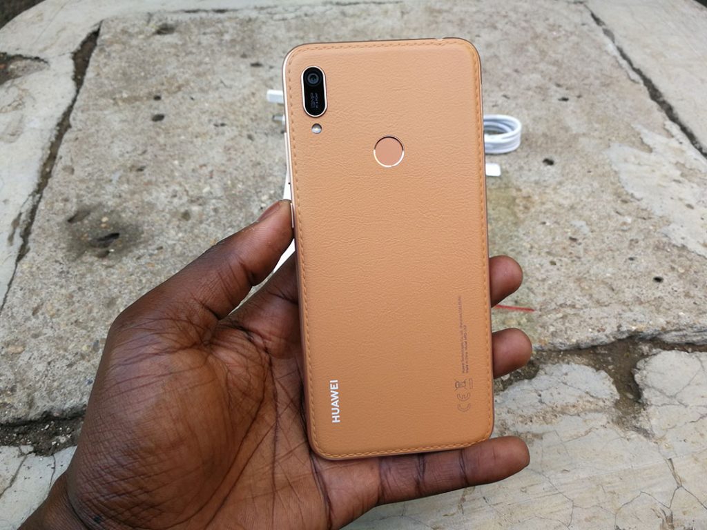 Huawei Y6 prime 2019 design