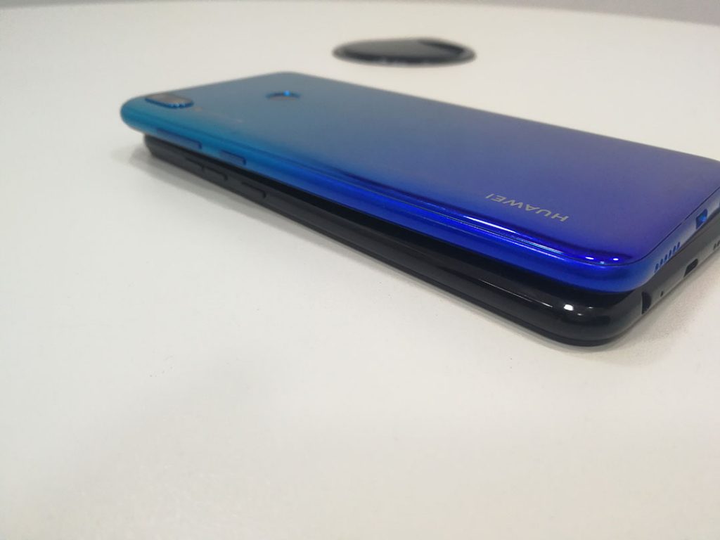 Huawei Y7 Prime 2019 Vs Camon 11 design 