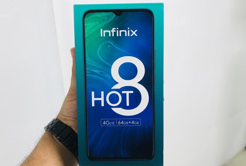 Infinix Hot 8 retail box