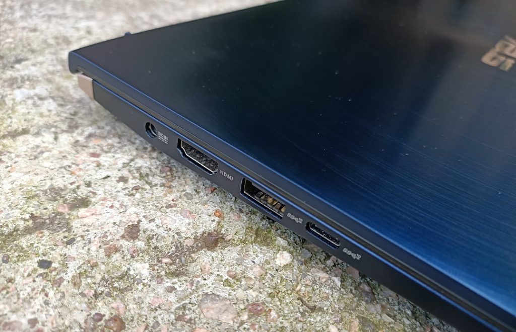 Asus Zenbook 14 ports