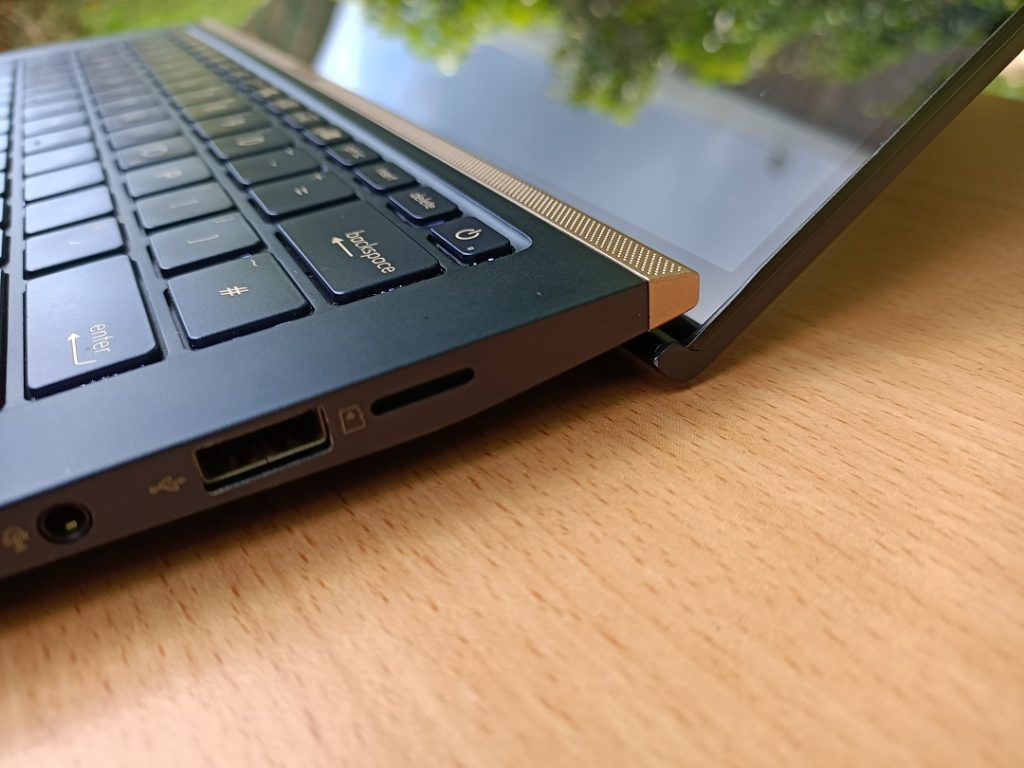 Asus zenbook 14 ergolift