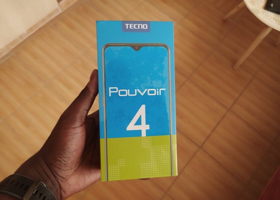 Tecno Pouvoir 4 unboxing