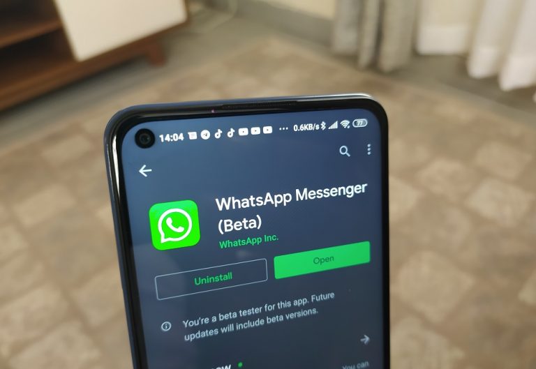 WhatsApp now lets you personalize chats with different wallpapers