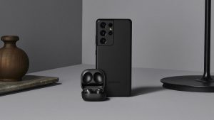 Galaxy S21 Ultra with Galaxy Buds Pro