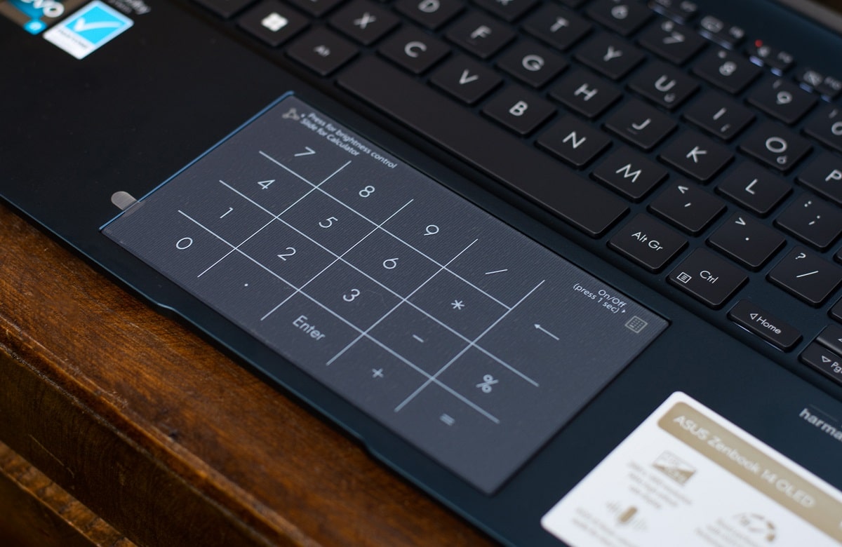 Asus Zenbook 14 OLED keyboard trackpad