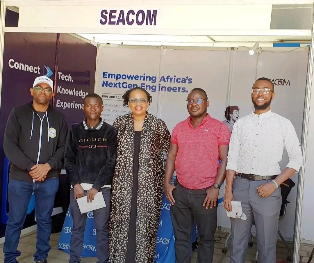 SEACOM Team & Engineering Students at University of Nairobi