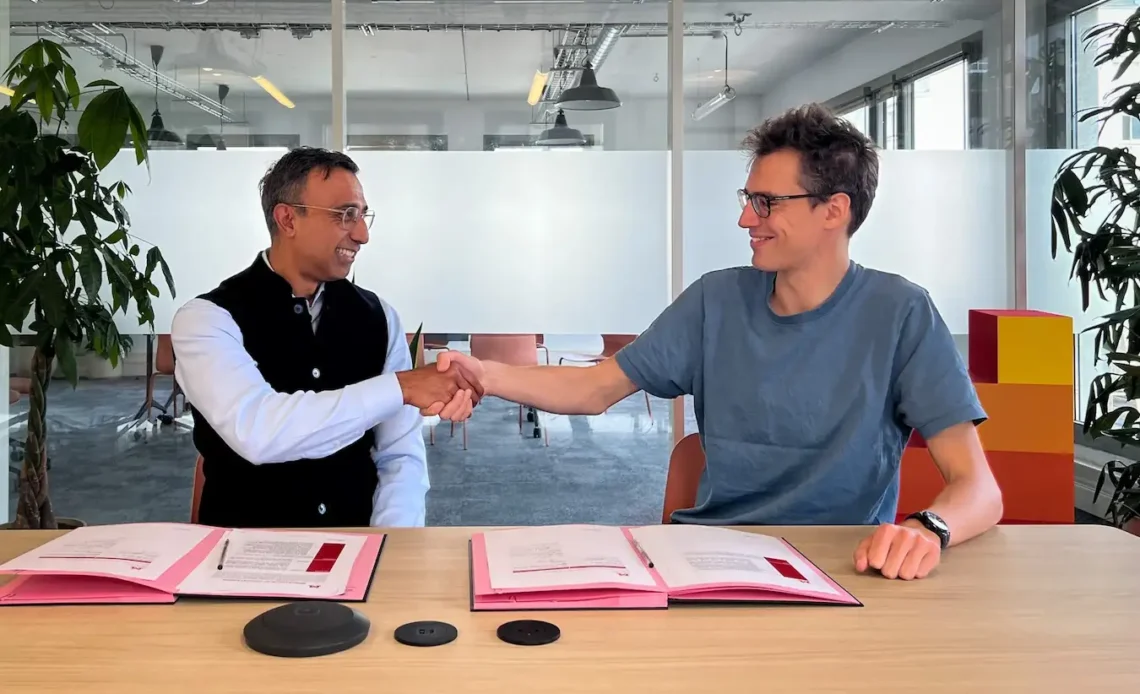 Albert-Abhijit-shake hands-Mistral rights granted-27July2025 copy