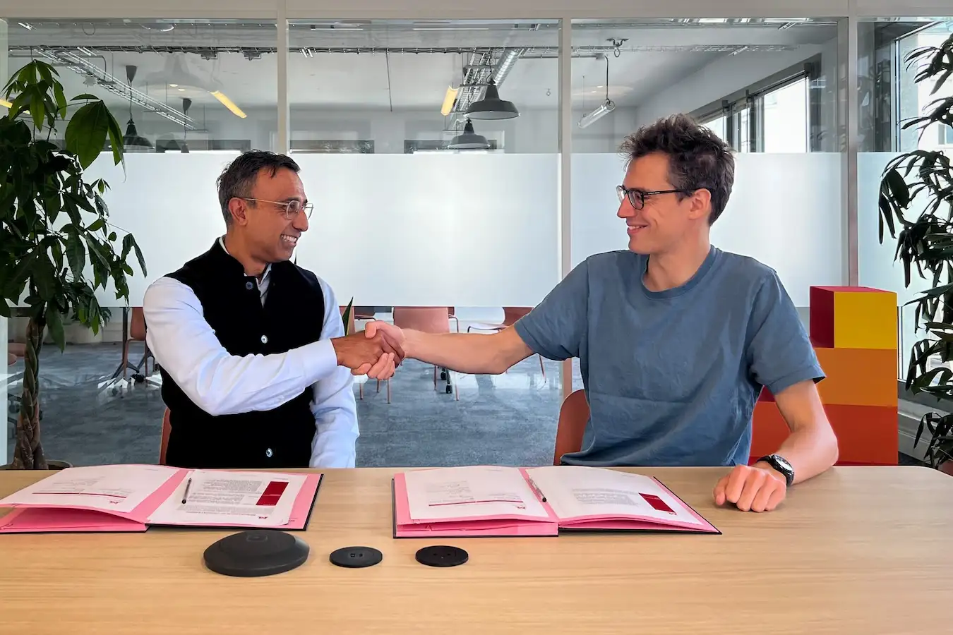 Albert-Abhijit-shake hands-Mistral rights granted-27July2025 copy