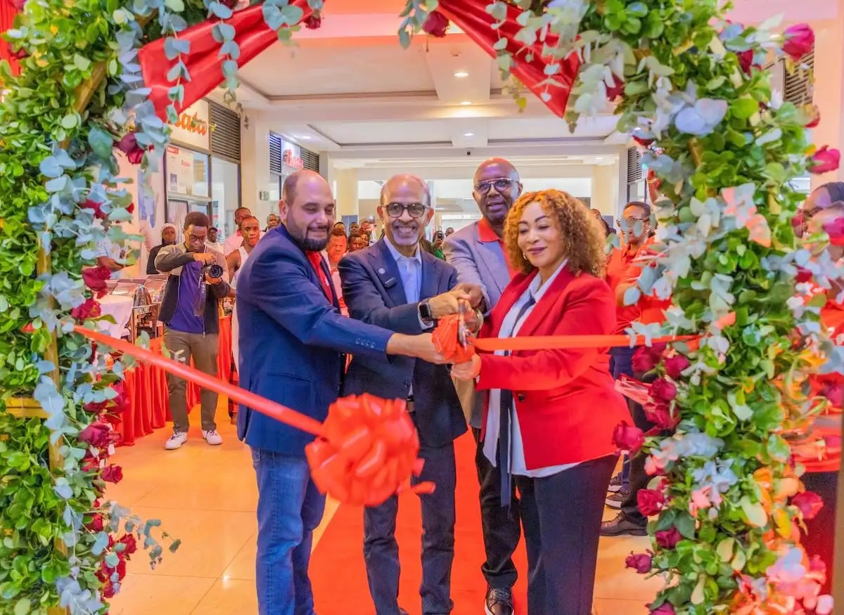 Airtel Kenya Expands Retail Footprint with New Customer Care Shops Ashish Malhotra, Sunil Taldar, Joseph Kariuki & Goldermier Opiyo