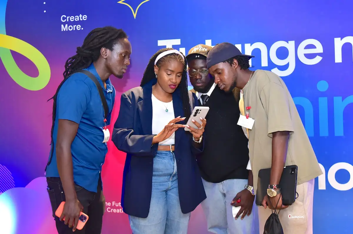 Google’s Gemini Workshop in Nairobi Puts AI Tools in the Hands of Creators and Students Janet Kemboi, Head of Communications & Public Affairs showing influencers Alvin Odour ,Janet Kemboi Daniel Mwangi ,Amos Muchiri key features on Gemini copy
